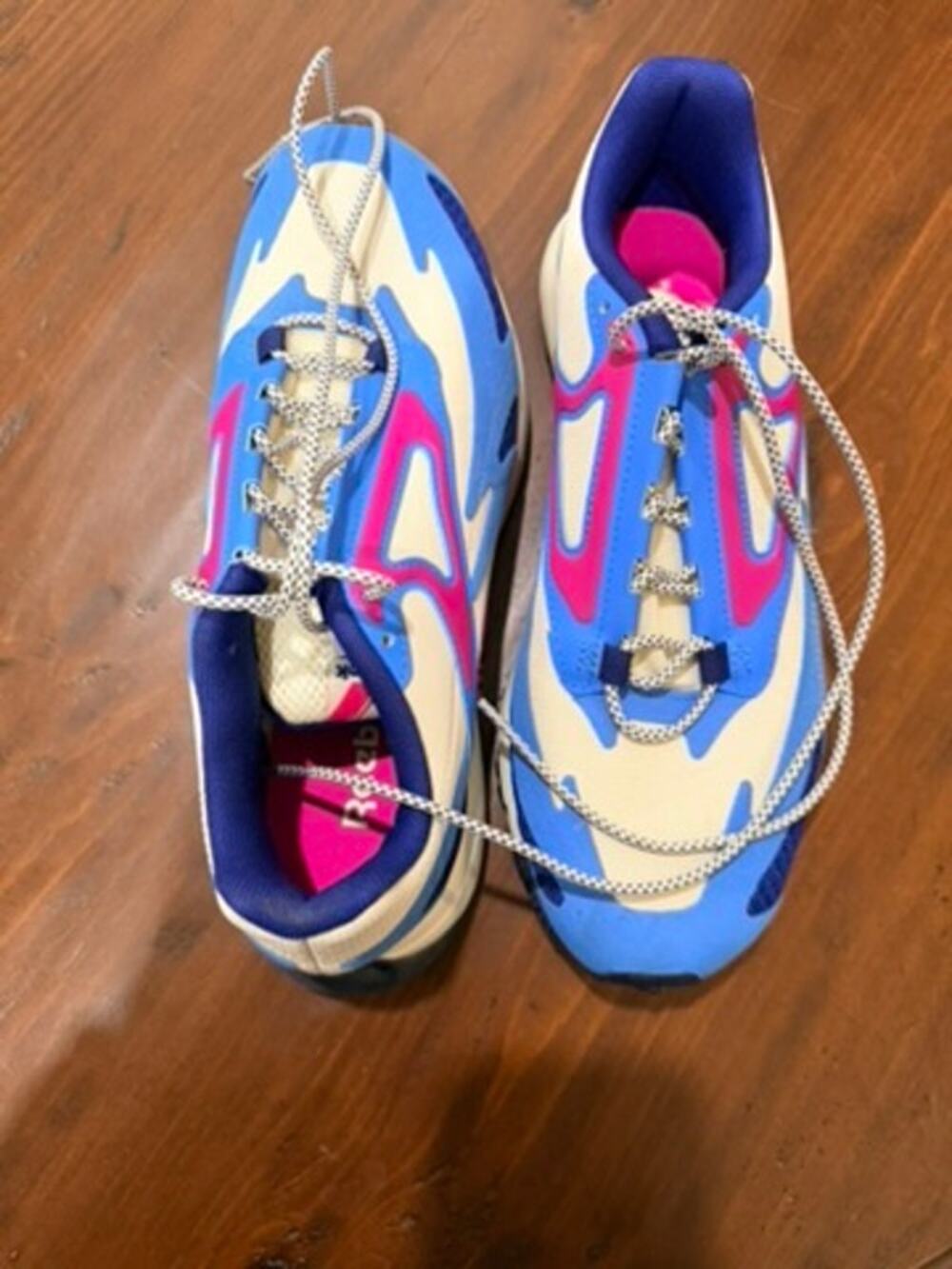 Reebok Trail Craze 2.0 sneakers in retro Blue/ Pink / White - size USA 9